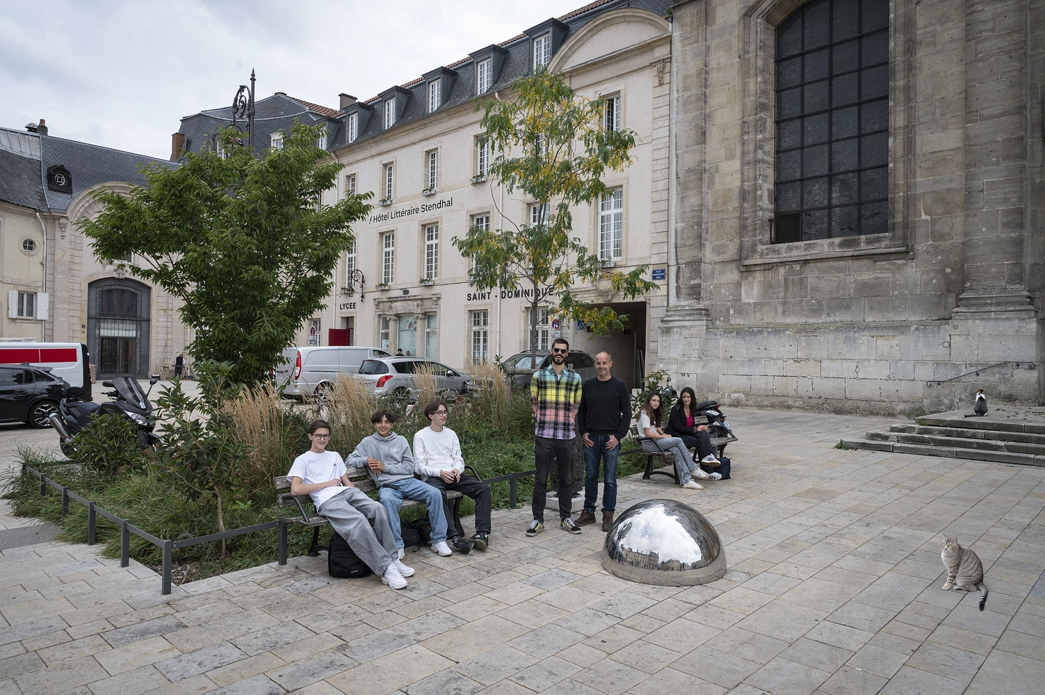 Image média: Place Jean-Paul II végétalisée 🌳