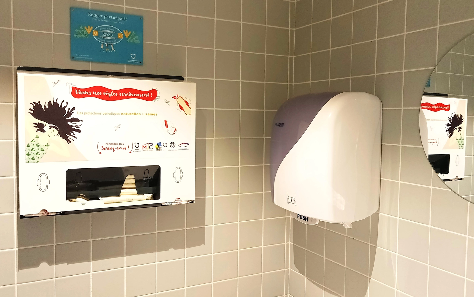 Image média: 🏳️‍🌈 Installation de distributeurs de protections périodiques gratuites dans les espaces publics de la commune de Jarville-la-Malgrange