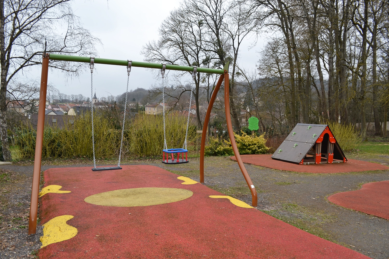 Image média: 🧑‍🧒 Balançoire au parc de la Ronchère